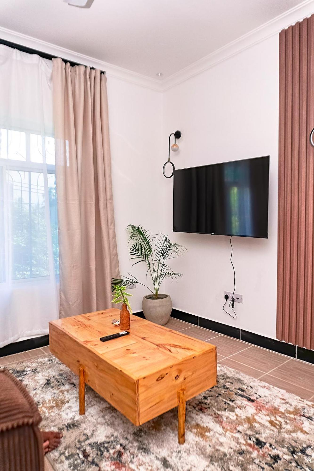 Sumaku House Bed & Breakfast *