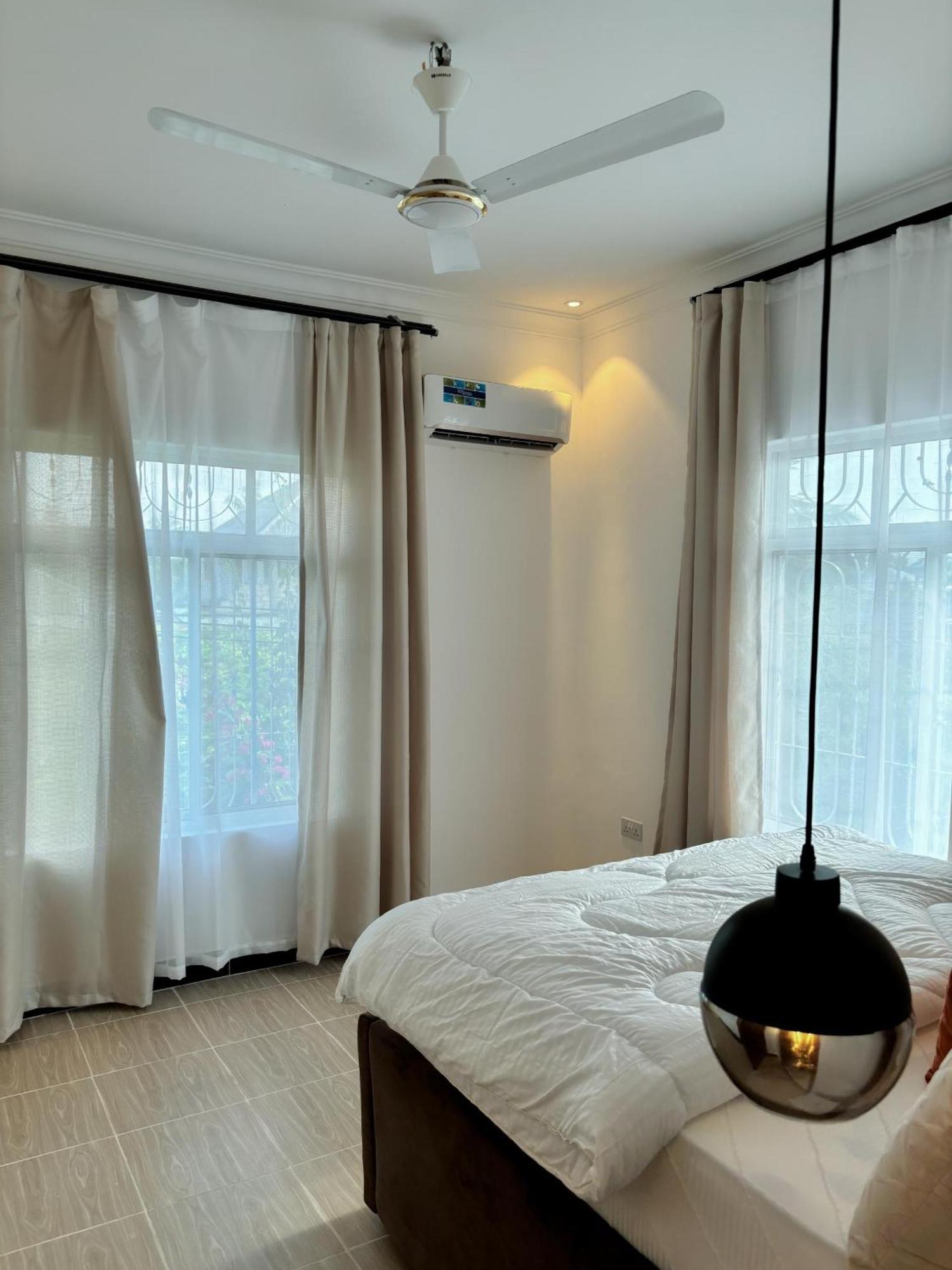 Bed & Breakfast Sumaku House Bwejuu