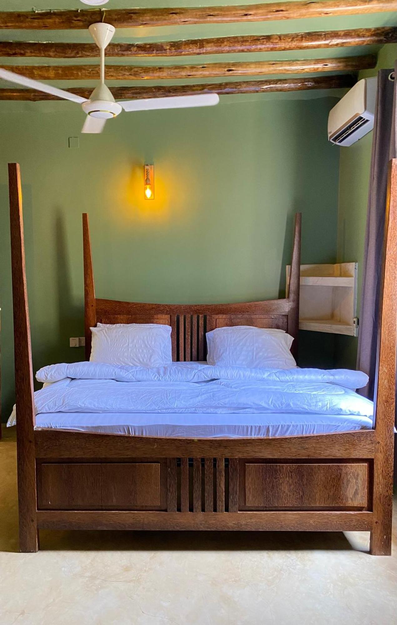 Sumaku House Bed & Breakfast *